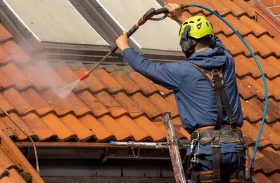 Démoussage et hydrofuge de toiture à Laas